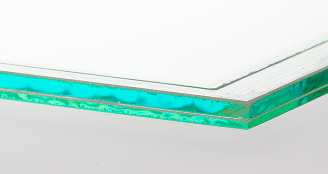 Industrial Monitor - Traitement de surface des écrans tactiles en gros plan d’un verre
