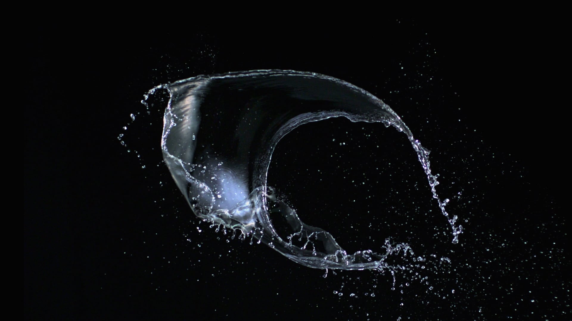 Impactinator Touch Screen Love Water isang tubig na nagsplash sa hangin